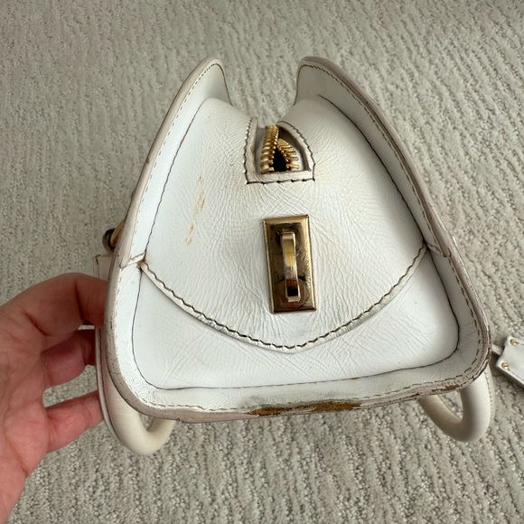 Vintage Dolce & Gabbana long east west leather bag with lock and keys - Picture 6 of 14